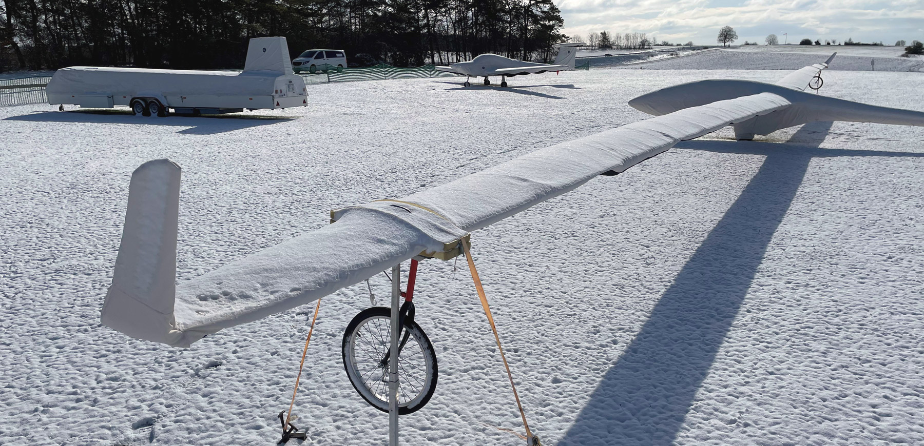 ETA Taifun Anhänger im Schnee